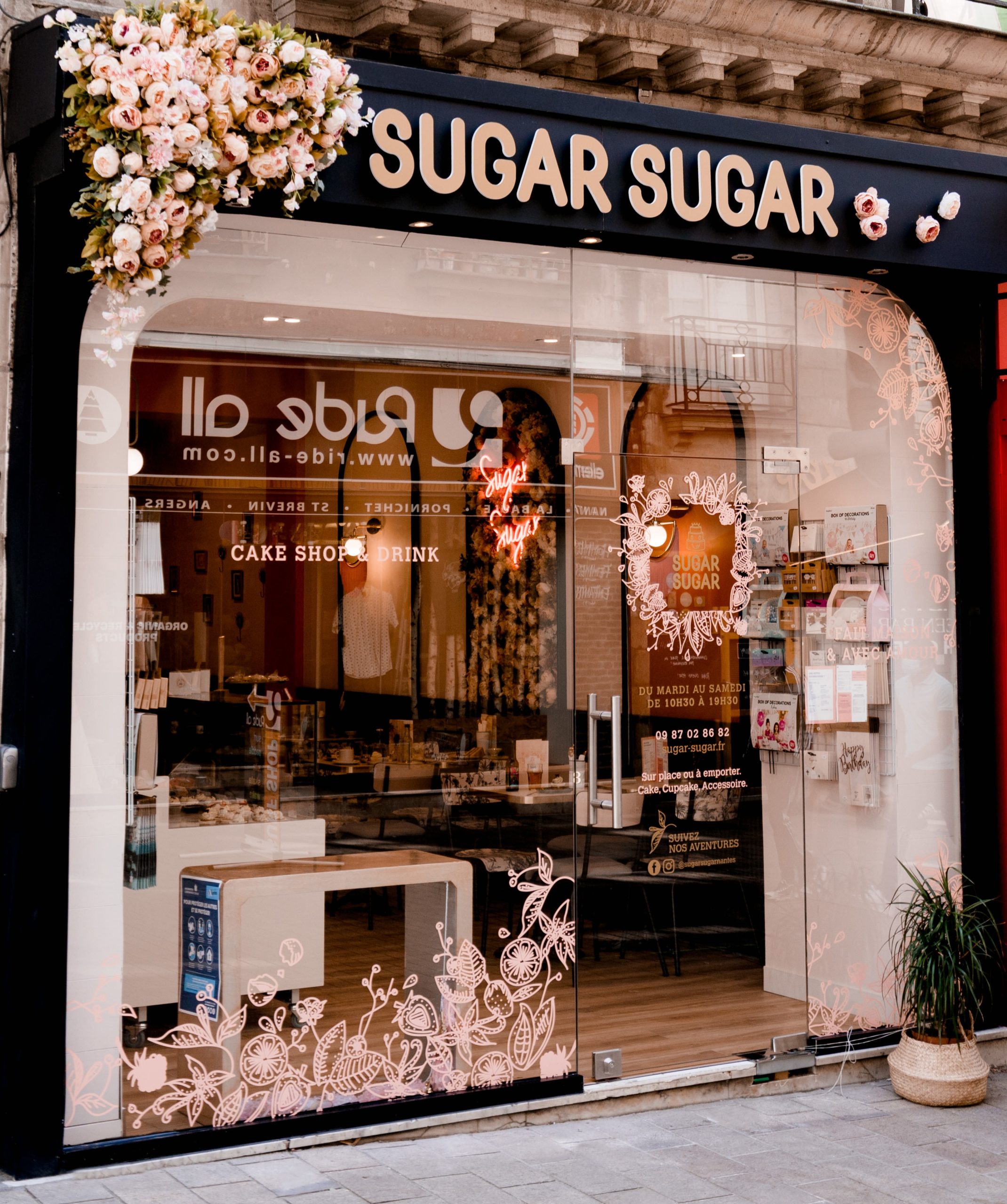 Pâtisserie Sugar Sugar - devanture vue de l'extérieur - Lydie Pineau