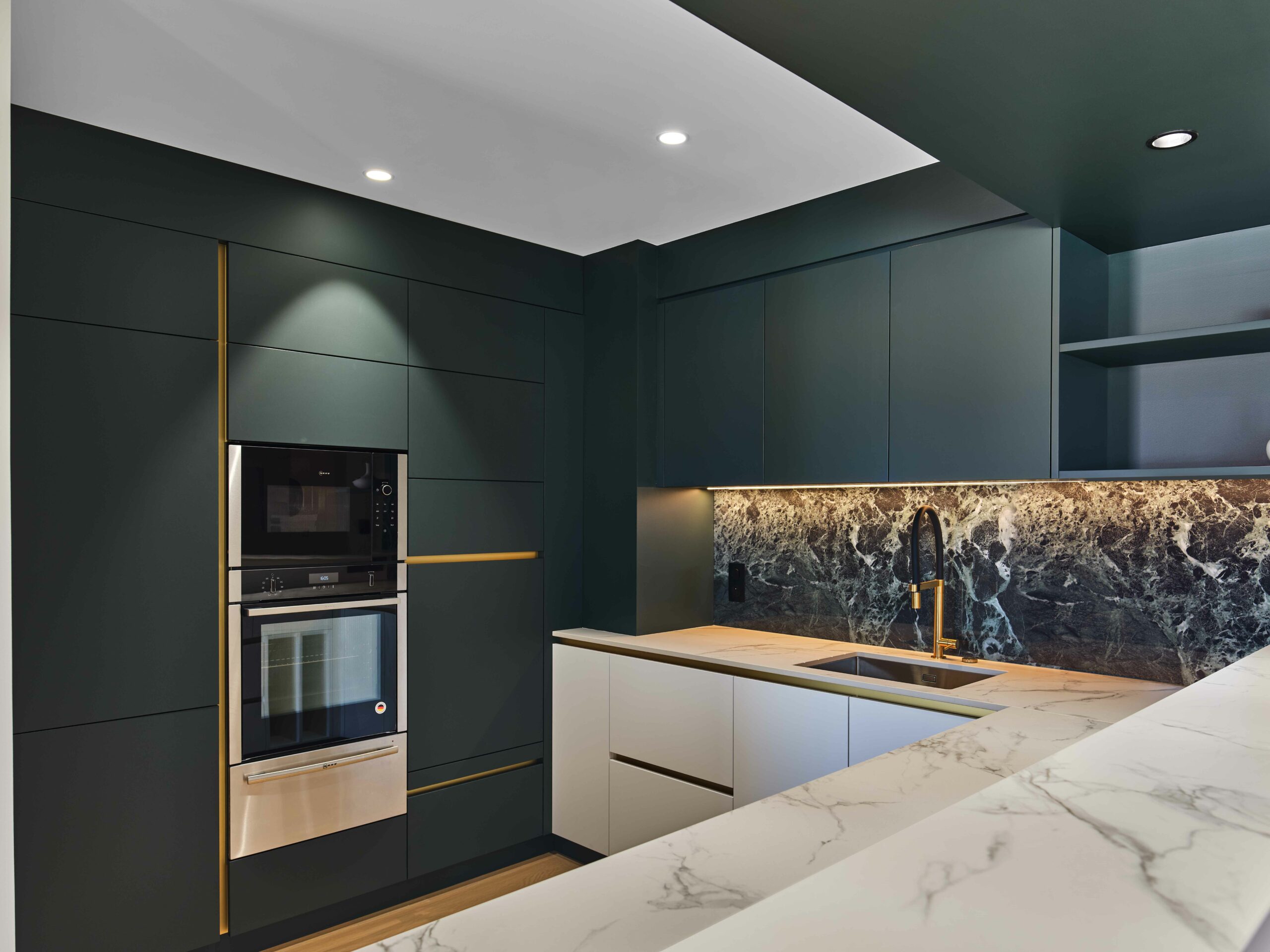 cuisine sur mesure haut de gamme by lydie pineau architecte d'intérieur saint gilles croix de vie